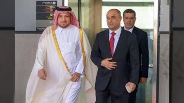 رئيس الوزراء سالم بن بريك يعود من قطر بمفاجآت اقتصادية وسارة للمواطنين رئيس الوزراء سالم بن بريك يعود من قطر بمفاجآت اقتصادية وسارة للمواطنين