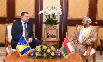 وزير الخارجية العماني يعقد مباحثات متنوعة مع نظيره البوسني