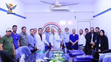 اختتام المخيم الجراحي الأول للأورام وتكريم الفريق الطبي بمستشفى الثورة بالحديدة اختتام المخيم الجراحي الأول للأورام وتكريم الفريق الطبي بمستشفى الثورة بالحديدة