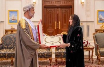 تقديرا لجهودها.. سلطان عمان يمنح السيدة الجليلة وسام الشرف الأعظم تقديرا لجهودها.. سلطان عمان يمنح السيدة الجليلة وسام الشرف الأعظم