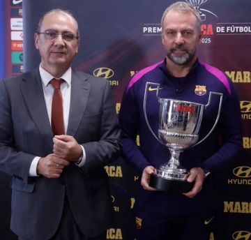 هانز فليك يفوز بجائزة ماركا لأفضل مدرب في الدوري الإسباني