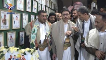 افتتاح معرض صور الشهداء بمديرية الوحدة في أمانة العاصمة افتتاح معرض صور الشهداء بمديرية الوحدة في أمانة العاصمة