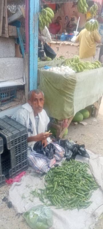 من لحج إلى الشيخ عثمان رحلة كفاح شاب معاق يبحث عن رأس مال ليحيا بكرامة