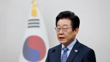 الرئيس الكوري يصل الإمارات الرئيس الكوري يصل الإمارات