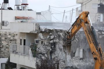 العدو الإسرائيلي يهدم خمس منشآت شرق القدس.. ومستوطنون يهاجمون تجمع العراعرة في جبع شمال شرق القدس