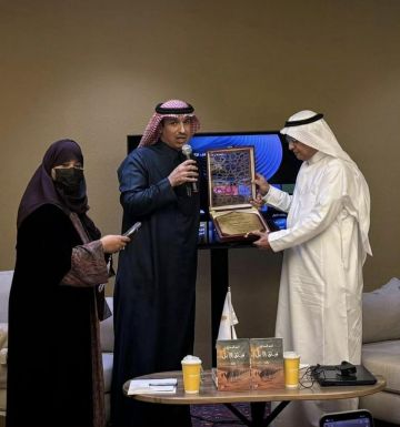 برواية فيلق الإبل : السرد يجتمع بالتاريخ في الحمراء بالرياض برواية فيلق الإبل : السرد يجتمع بالتاريخ في الحمراء بالرياض