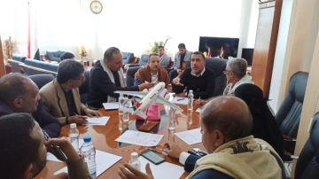 اجتماع بوزارة النقل يقف أمام حادثة حريق حافلة النقل الجماعي في أبين