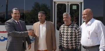 المؤسسة الاقتصادية اليمنية تسلم نادي تضامن حضرموت باصا حديثا لدعم أنشطته الرياضية