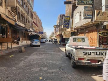 ثورة تجار تبدأ بإضراب شامل في جميع أسواق صنعاء والحوثي يغرق الاقتصاد بالجبايات ثورة تجار تبدأ بإضراب شامل في جميع أسواق صنعاء والحوثي يغرق الاقتصاد بالجبايات