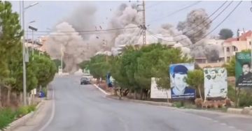 حماس والجهاد والشعبية تعلن وقوفها إلى جانب المقاومة اللبنانية وحقها في الدفاع المشروع حماس والجهاد والشعبية تعلن وقوفها إلى جانب المقاومة اللبنانية وحقها في الدفاع المشروع