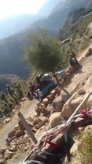 حملة حوثية تعتدي على النساء بطريقة مهينة في حجة (فيديو)