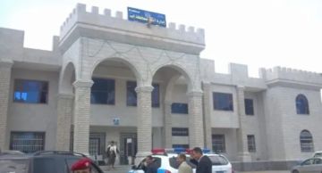 سرا بعد منتصف الليل.. قيادي حوثي يدفن جثث مجهولة الهوية خلف مبنى أمني وشيخ قبلي يكشف الفضيحة