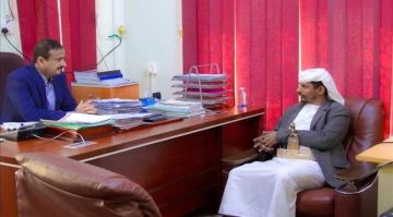 محافظ شبوة يشيد بالمساهمة المجتمعية للقبائل في تعزيز السلم الأهلي والتنمية