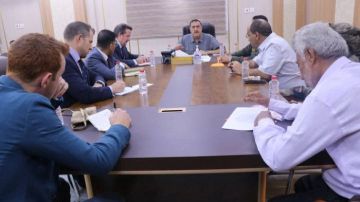 مدير أمن عدن يبحث مع وفد بريطاني تداعيات أزمة الهجرة غير الشرعية