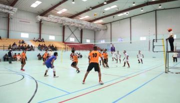 الصمود الصعيد والشاطئ بير علي يخطفان بطاقتي التأهل في أولمبياد شبوة الأول للكرة الطائرة