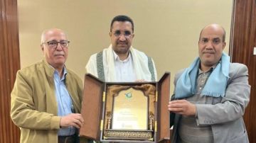 تكريم وزير الاتصالات لدوره في إنجاح فعاليات منتدى المستهلك المالي الرقمي