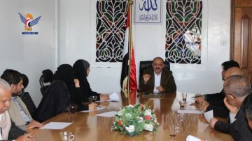 اجتماع برئاسة نائب وزير الشؤون الاجتماعية يناقش مستوى الأداء وتعزيز الخدمات الإنسانية