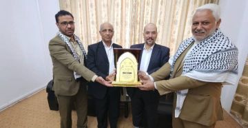 الجهاد الإسلامي في اليمن تكرم تحالف الأحزاب المناهضة للعدوان بـ درع طوفان الأقصى الجهاد الإسلامي في اليمن تكرم تحالف الأحزاب المناهضة للعدوان بـ درع طوفان الأقصى