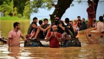 الفيضانات تضرب فيتنام مجددا فتودي بحياة 8 أشخاص