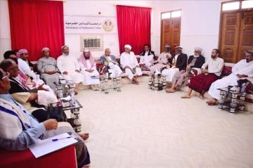 القبائل تسقط محاولة انقلاب على بن حبريش وتشكل غرفة طوارئ لمواجهة التحشيدات الخارجية