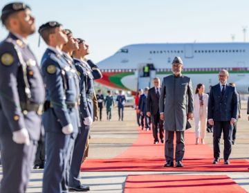 سلطان عمان يصل إسبانيا في أول زيارة منذ توليه الحكم