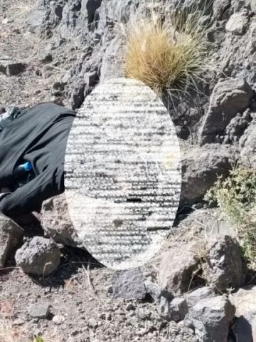 فاجعة تهز محافظة إب.. العثور على جثة مجهولة مرمية في أحد الجبال على طريق بعدان فاجعة تهز محافظة إب.. العثور على جثة مجهولة مرمية في أحد الجبال على طريق بعدان