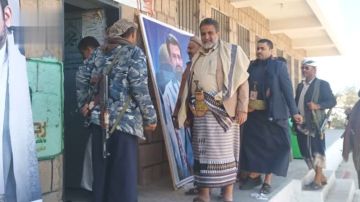 محافظ البيضاء يزور معرض الشهداء في ردمان