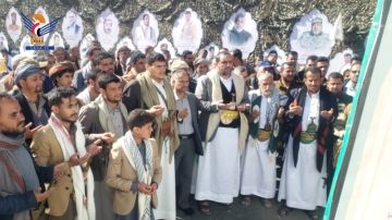 محافظ صنعاء يفتتح معرض الشهيد القائد الفريق الركن الغماري بمديرية صنعاء الجديدة