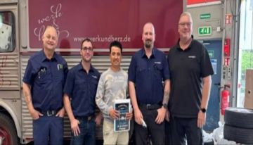 من مقاعد الدراسة في اليمن إلى ورشة السيارات في ميونيخ: لاجئ يمني يتوج رحلته بنجاح بعد رحلة كفاح استثنائية