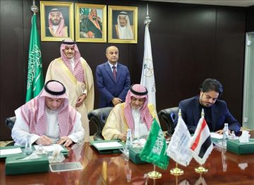 توقيع اتفاقية بين البرنامج السعودي والحكومة اليمنية لإنشاء محطات كهرباء استراتيجية في عدن وتعز وحضرموت توقيع اتفاقية بين البرنامج السعودي والحكومة اليمنية لإنشاء محطات كهرباء استراتيجية في عدن وتعز وحضرموت