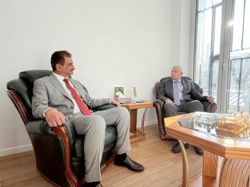 لملس يناقش مع السفير رياض ياسين تعزيز حضور العاصمة عدن في الفعاليات الثقافية والاقتصادية بفرنسا