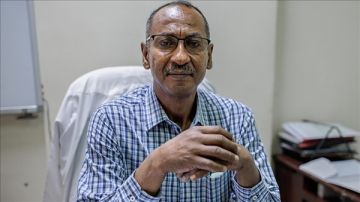 مليون دولار.. طبيب سوداني يفوز بجائزة أورورا الإنسانية 2025 مليون دولار.. طبيب سوداني يفوز بجائزة أورورا الإنسانية 2025