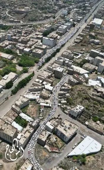 اعتداء وحشي على صحفي وزوجته أمام منزله في تعز