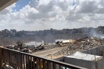 مخاوف من فيضان بركة الصرف الصحي في غزة