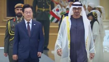 الشيخ محمد بن زايد يستقبل رئيس كوريا الجنوبية في قصر الوطن الشيخ محمد بن زايد يستقبل رئيس كوريا الجنوبية في قصر الوطن