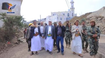 محافظ إب يتفقد العمل في مشروع إعادة تأهيل طريق قحزة - يفاعه محافظ إب يتفقد العمل في مشروع إعادة تأهيل طريق قحزة - يفاعه