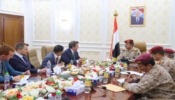 الوزير الداعري للملحق العسكري البريطاني : الحوثيون يتوسعون في التنسيق مع التنظيمات الإرهابية في اليمن والصومال ما يهدد أمن الملاحة