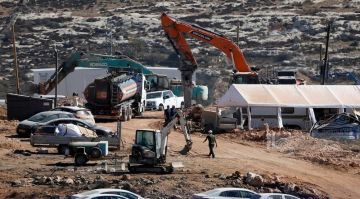 مستوطنون يدمرون بيتا بلاستيكيا وبئرا للمياه شرق بيت لحم..وآخرون يصيبون فلسطينية أثر رشق المركبات بالحجارة مستوطنون يدمرون بيتا بلاستيكيا وبئرا للمياه شرق بيت لحم..وآخرون يصيبون فلسطينية أثر رشق المركبات بالحجارة