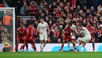 نوتنغهام فورست يضاعف آلام ليفربول ويسقطه في الانفيلد بثلاثية قاسية