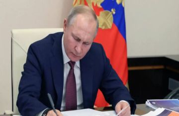 الرئيس الورسي يقلد نائب وزير الخارجية المصري وسام الصداقة