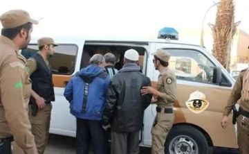 السجن والترحيل والغرامة.. السعودية تكشف عقوبة ناقلي ومتستري مخالفي الإقامة السجن والترحيل والغرامة.. السعودية تكشف عقوبة ناقلي ومتستري مخالفي الإقامة