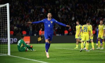 فرنسا تكتسح أوكرانيا برباعية وتتأهل إلى كأس العالم 2026