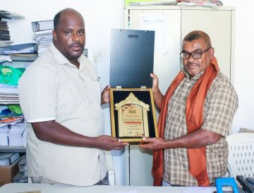 جمعية صيادي بروم السمكية تحظى بتكريم السلطة المحلية ومكتب الشؤون الاجتماعية جمعية صيادي بروم السمكية تحظى بتكريم السلطة المحلية ومكتب الشؤون الاجتماعية