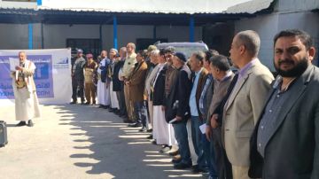 وقفة لموظفي اتصالات الأمانة وفاء لدماء الشهداء واستمرار التعبئة العامة