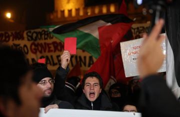 تظاهرة حاشدة تضامنا مع فلسطين في إيطاليا