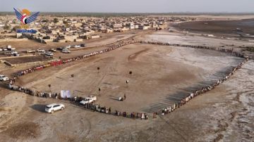 وقفة لقبائل مديرية المنيرة بالحديدة لإعلان النكف والنفير في مواجهة الأعداء وقفة لقبائل مديرية المنيرة بالحديدة لإعلان النكف والنفير في مواجهة الأعداء