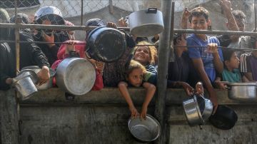 جراح بريطاني: إسرائيل لا تزال تقصف غزة والناس يموتون جوعا