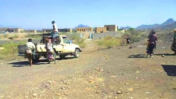 المساعدات تفجر معارك بين فصائل الساحل الغربي لتعز