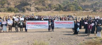 تعز.. وقفة احتجاجية في جبل حبشي رفضا لاستبعاد المديرية من مساعدات الغذاء العالمي