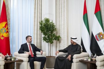 محمد بن زايد ورئيس وزراء مونتينغرو يبحثان العلاقات بين البلدين